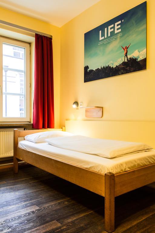 Twin Room,378641116:JPEG